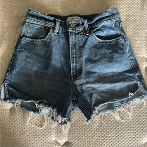 Abercrombie and fitch 4” mom short